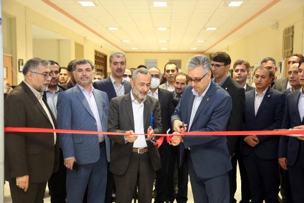 افتتاح نمایشگاه تجهیزات، مواد و صنایع وابسته آزمایشگاهی در دانشگاه محقق اردبیلی + عکس