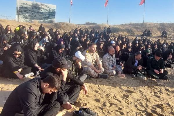 بازدید دانش‌آموزان دختر اردبیل از مناطق عملیاتی جنوب کشور
