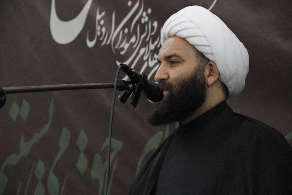 زن فاطمی؛ الگوی مقاومت و پایداری است