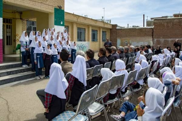 نواخته شدن زنگ سلامت در  مدارس اردبیل